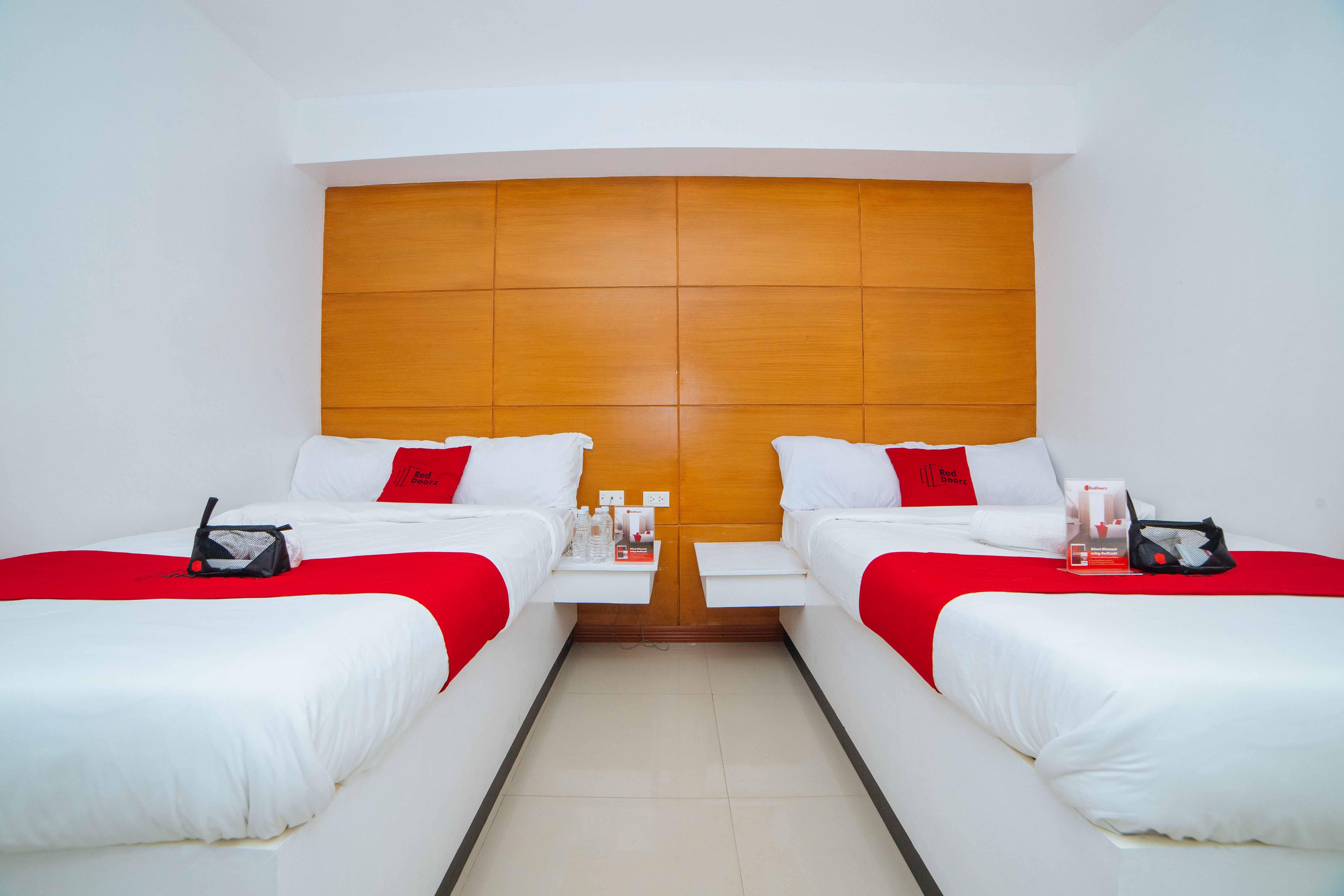 Reddoorz Near Bambang Station Hotel Manilla Buitenkant foto
