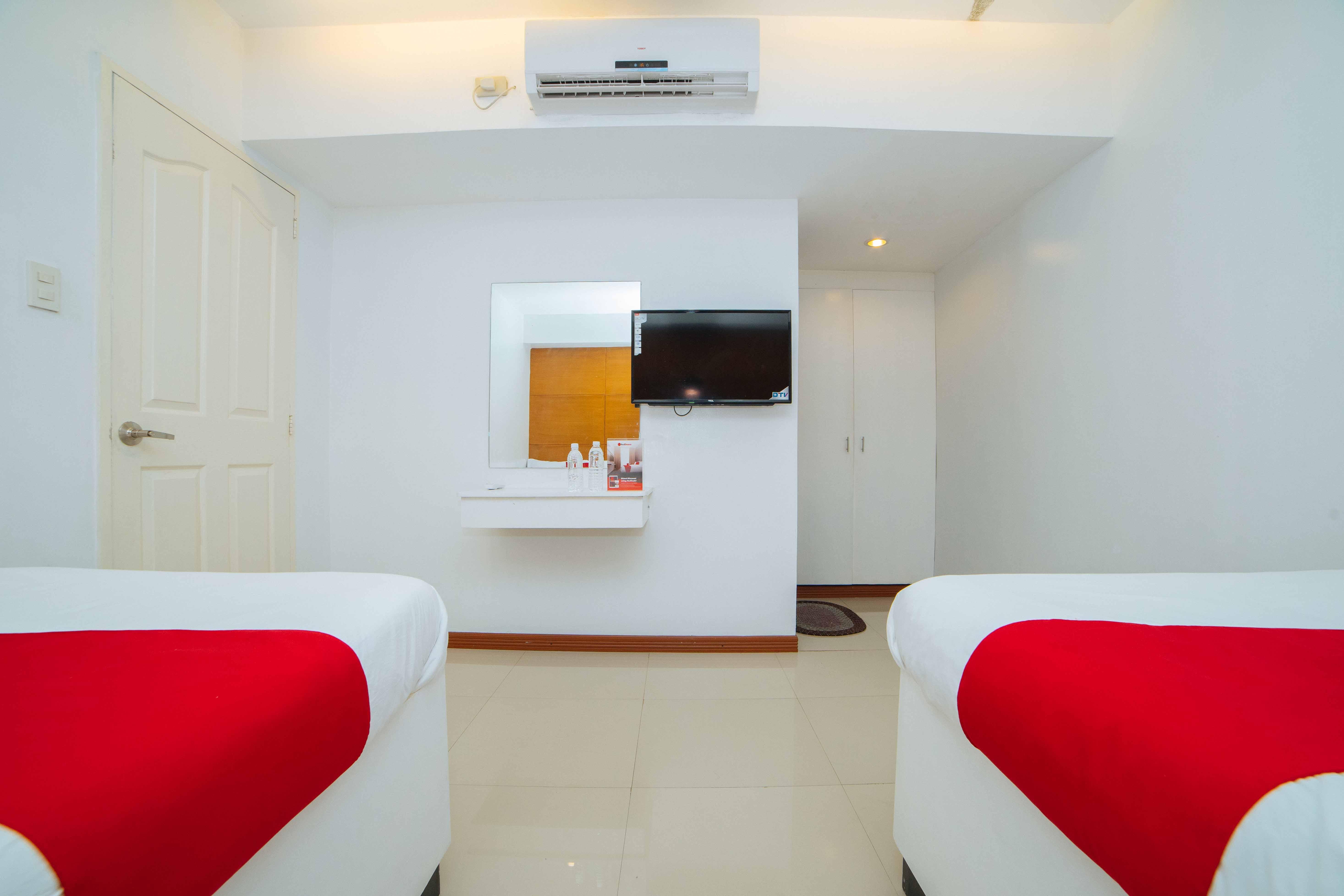 Reddoorz Near Bambang Station Hotel Manilla Buitenkant foto