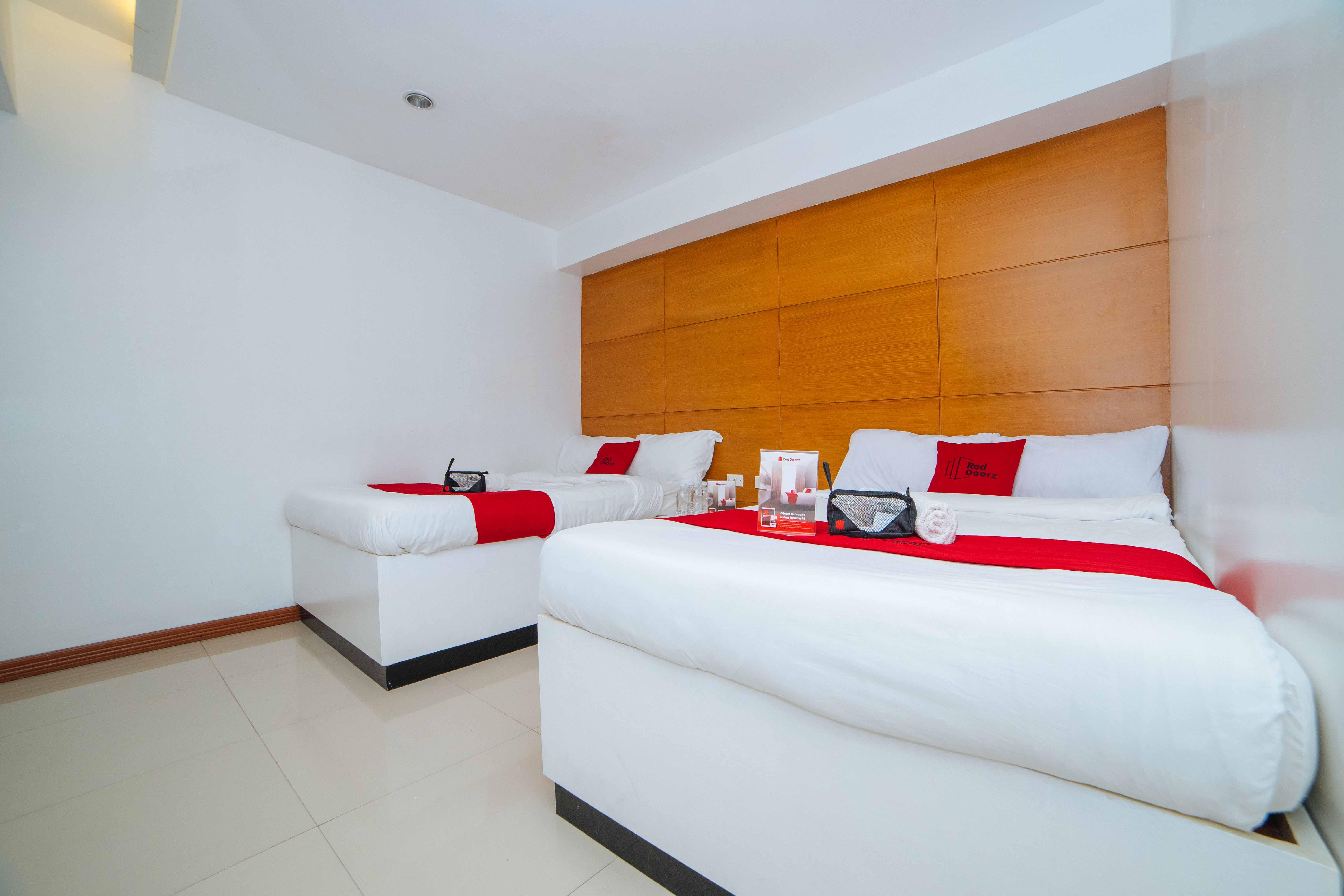 Reddoorz Near Bambang Station Hotel Manilla Buitenkant foto