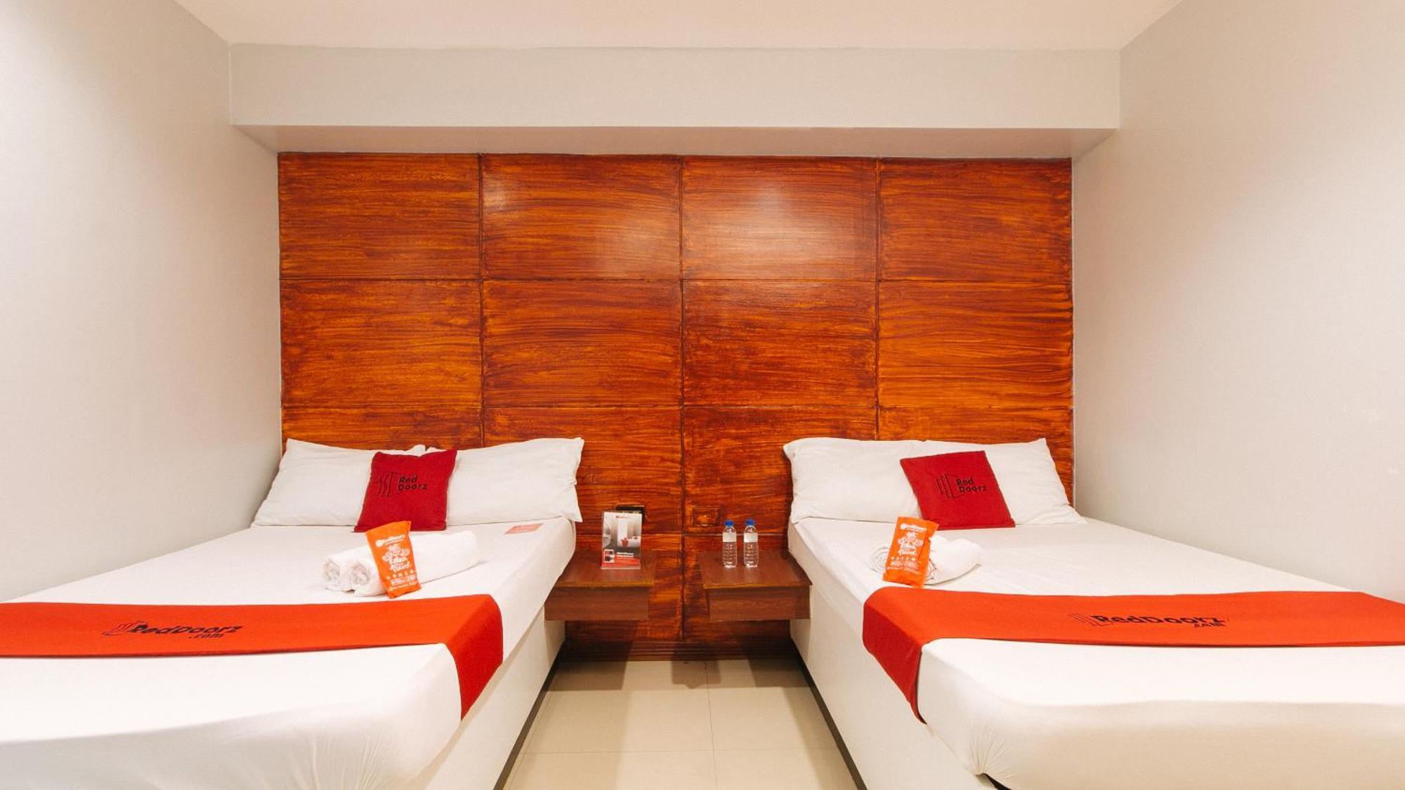 Reddoorz Near Bambang Station Hotel Manilla Buitenkant foto