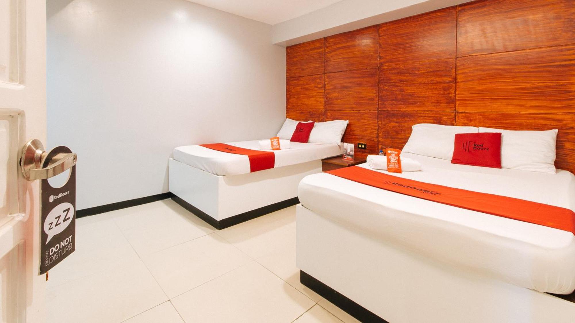 Reddoorz Near Bambang Station Hotel Manilla Buitenkant foto
