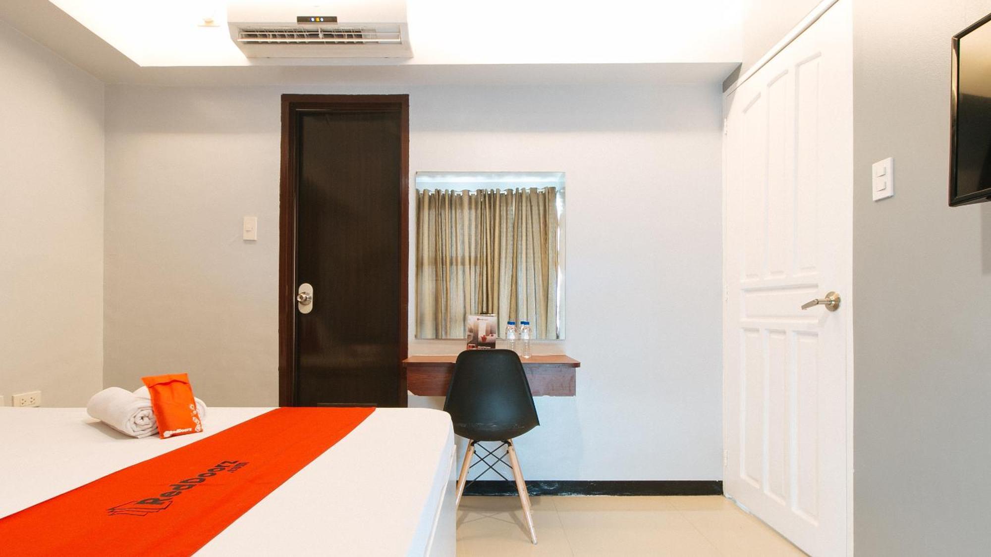 Reddoorz Near Bambang Station Hotel Manilla Buitenkant foto
