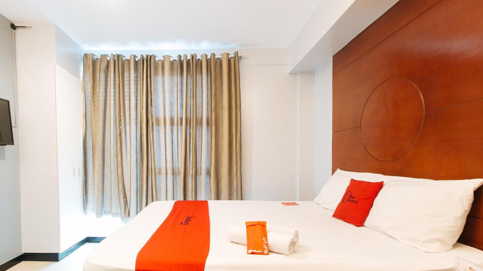 Reddoorz Near Bambang Station Hotel Manilla Buitenkant foto
