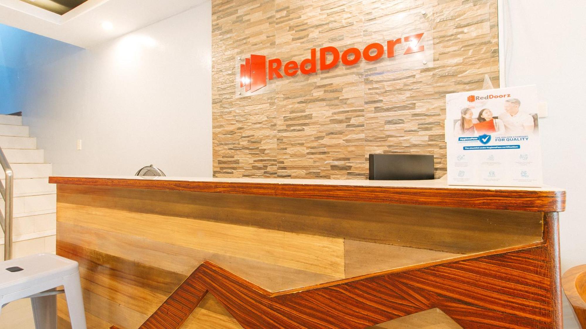 Reddoorz Near Bambang Station Hotel Manilla Buitenkant foto