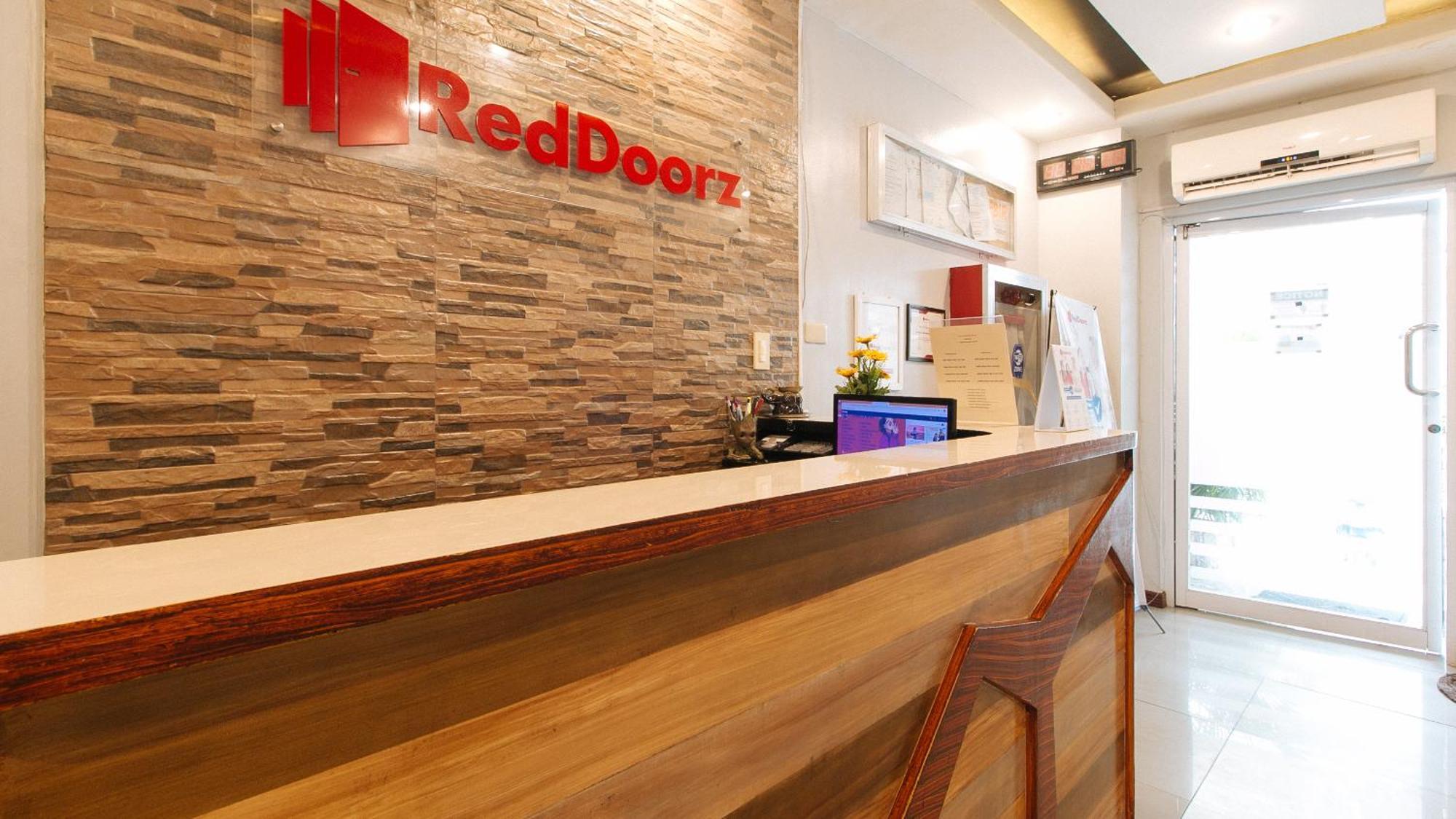 Reddoorz Near Bambang Station Hotel Manilla Buitenkant foto