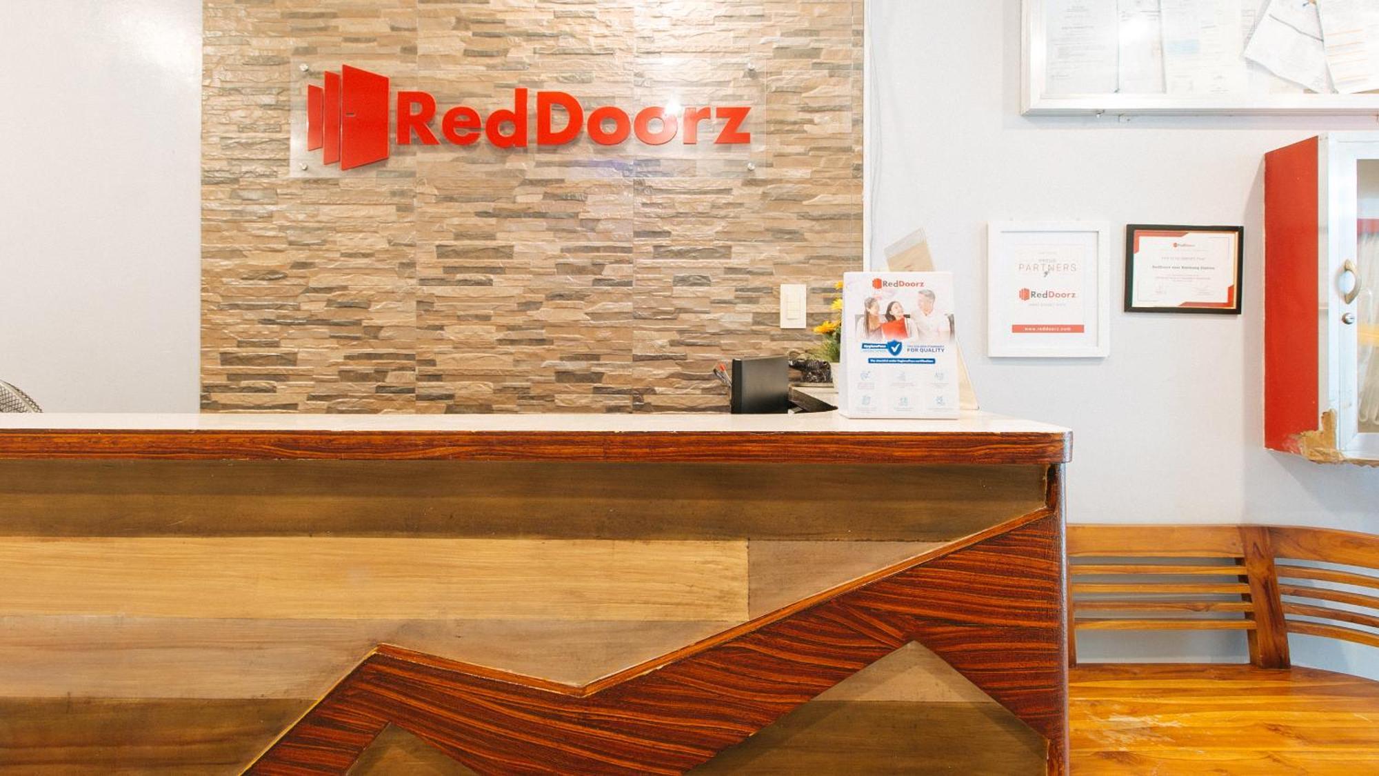 Reddoorz Near Bambang Station Hotel Manilla Buitenkant foto